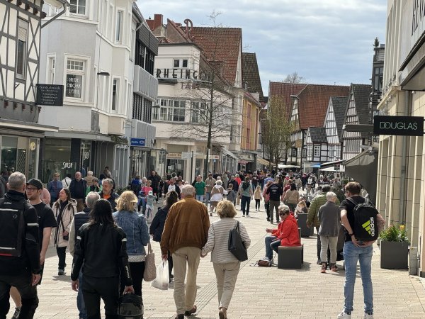 Sonntagsöffnungen ohne Anlass in der Kurstadt zu ermöglichen - das fordert die SPD in einem ihrer Anträge, die im kommenden Hauptausschuss besprochen werden sollen. - © Sandra Castrup