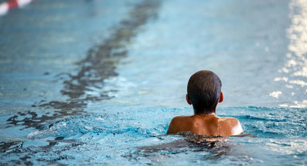 Die KI erfasst die Bewegungsmuster aller Schwimmerinnen und Schwimmer. Künftig soll sie auch in Paderborn zum Einsatz kommen. - © Fabian Sommer