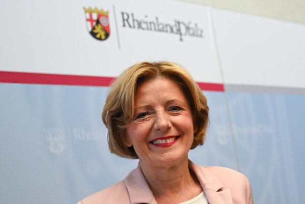 Malu Dreyer (SPD), Ministerpräsidentin von Rheinland-Pfalz, kündigt am Mittwoch ihren Rücktritt an. - © Arne Dedert/dpa
