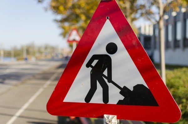 Für Brückenbauarbeiten wird die Mittelstraße komplett gesperrt. - © Symbolbild: Pixabay