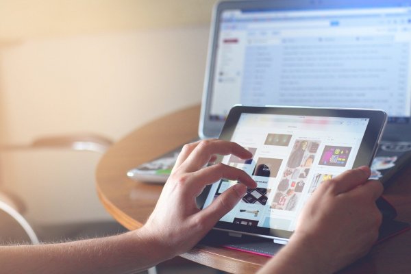 Die Polizei warnt vor gefälschten Webseiten. Wer nicht aufpasst, kann viel Geld verlieren. - © Pixabay