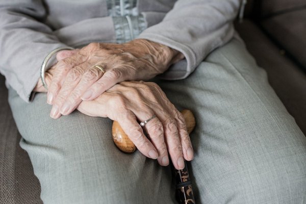 Der Senioreninformationsdienst Lippe (SinfoL) soll Senioren und Seniorinnen möglichst lange ein Leben in den eigenen vier Wänden ermöglichen. - © Symbolbild: Pixabay
