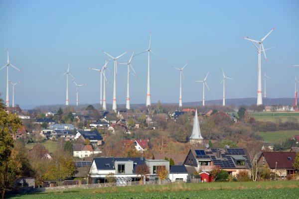 Regionen wie OWL, die bereits viel grüne Energie erzeugen, müssen mitunter höhere Netzentgelte zahlen. - © NW