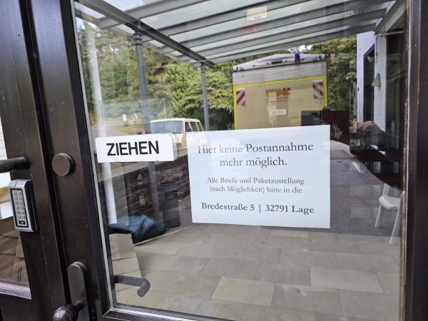 Zuletzt hatten Geflüchtete vor allem aus der Ukraine im Heinrich.Hansen-Haus gelebt. Jetzt übernimmt das Land und will in der Notunterkunft 300 Personen unterbringen. - © Astrid Sewing