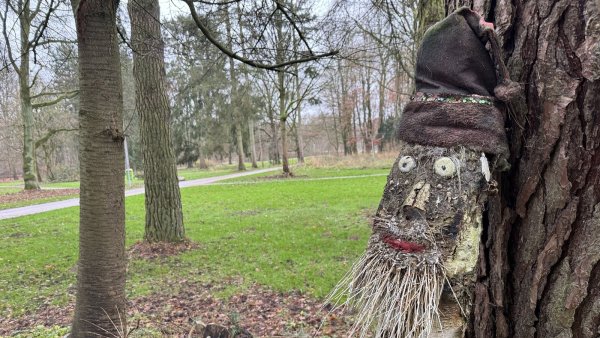 Die Fantasiewesen finden sich im Landschaftsgarten. - © Sven Kienscherf