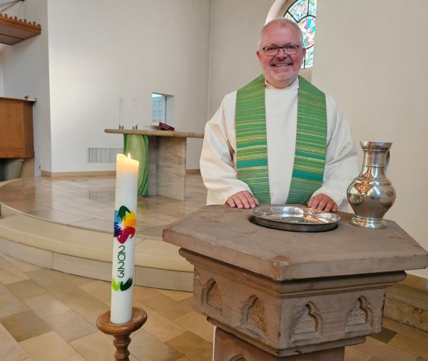 Beim Erntedank-Gottesdienst wurde Pfarrer Richard Krause in sein Amt eingeführt, und nach 37 Jahren wird er an diesem Tag in der Heilig-Geist-Kirche verabschiedet. Er hat einiges bewegt und ist als "Mister Kirche" in Lage bekannt. - © Astrid Sewing