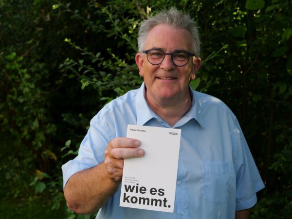 Tobias Teseler stellt sein Buch wie es kommt. Anstösse zum Glauben im Alltag vor. - © Thomas Krügler