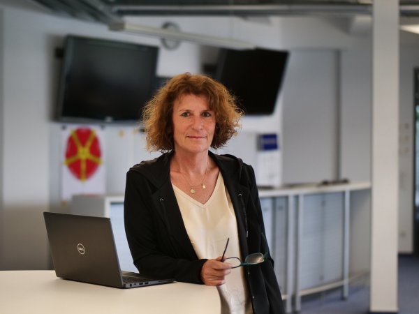 Silke Buhrmester, stellvertretende Chefredakteurin der Lippischen Landes-Zeitung, fordert, die Debatte um die Zukunft des Klinikums Lippe nicht im Wahlkampf auszuschlachten. Es müsse eine Lösung für ganz Lippe her. - © Silke Buhrmester