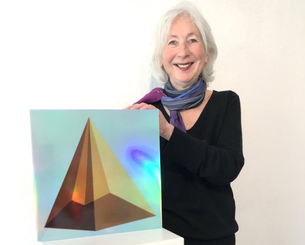 Mit holografischen Effekten: Irene Schramm-Biermann stellt in der Produzentgalerie 13.14 aus. - © Produzentgalerie 13.14