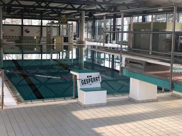 Das Hallenbad Lohfeld wird saniert - © Thomas Reineke