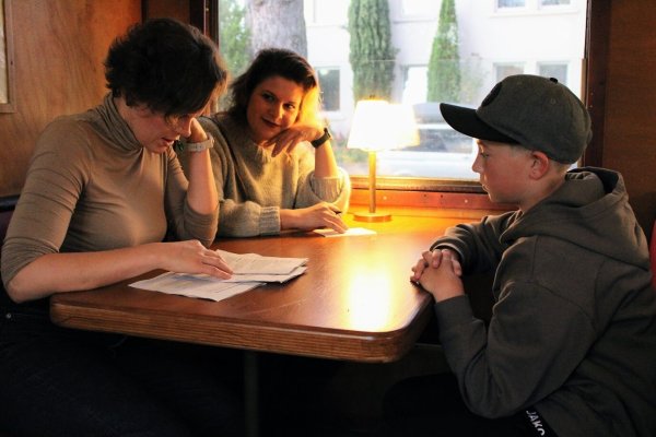 Die Jugendlichen wurden von den Ermittlerteams ordentlich in die Mangel genommen. - © Lorraine Brinkmann