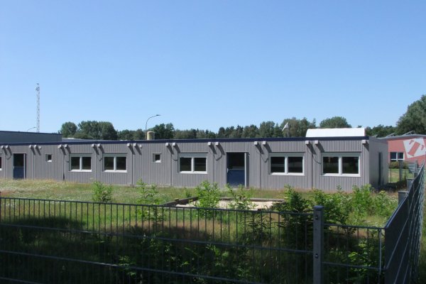 Die Container in denen die Kita "Arche Noah" bis zum Mai untergebracht war. - © Axel Bürger