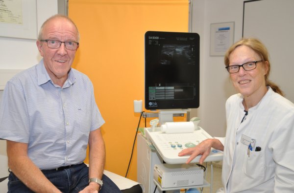 Ricarda Diller, Ärztin im Paderborner Brüderkrankenhaus St. Josef, hat den Tumor an Wolfgang Rabensteings Bauchspeicheldrüse entfernt. - © Brüderkrankenhaus St. Josef