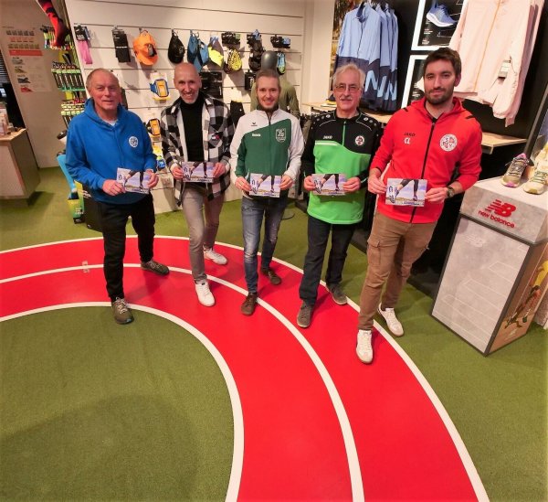Begeben sich auf eine neue Strecke: Klaus Brand (LG Lippe-Süd, von links), Marcus Biehl, Dennis Mattern (TuS Leopoldstal), Klaus Beckmeier (TSV Eintracht Belle) und Christian Laube (SV Diestelbruch-Mosebeck). - © Jörg Hagemann