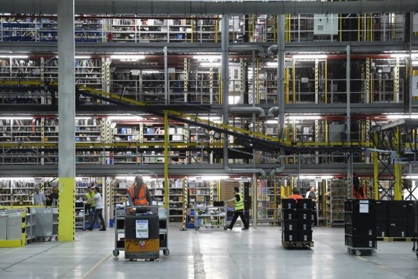 Amazon-Logistikzentrum. Archivfoto. - © Marcus Schlaf/Amazon