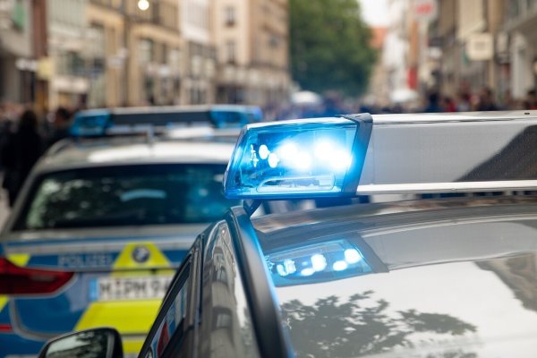 Die Polizei hat in der Paulinenstraße mehrere Privatwohnungen und eine Gewerbeimmobilie durchsucht. - © Symbolbild: Pixabay