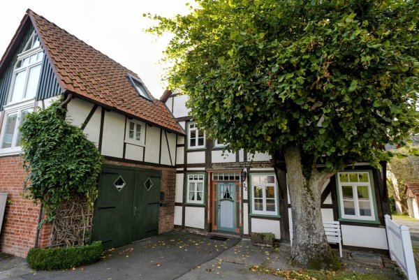 Die Ferienwohnung im Alten Wirtshaus in Rischenau ist eine von insgesamt 20 Ferienwohnungen in Lügde. Diese werden in der Statistik nicht erfasst. Somit liegen die tatsächlichen Übernachtungszahlen noch höher. - © Friedrich Schierholz