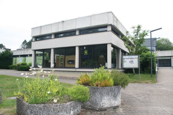 Sanieren und selbst betreiben oder das Bad Meinberger Badehaus einem Investor übergeben: Die Politiker mochten darüber im Haupt- und Finanzausschuss noch nicht entscheiden. - © Cordula Gröne