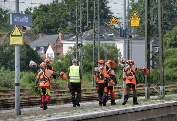 Bahnhof Gütersloh: Ab Mitte August drei Wochen kein Zugwegen Sanierungsarbeiten am Eisenbahnkreuz Röhrheide - © Andreas Frücht