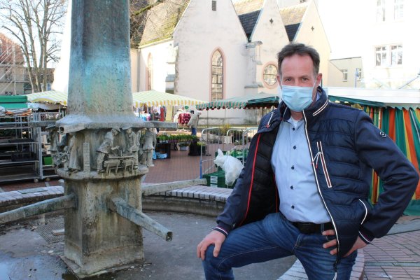 Klaus Hansen möchte, dass sich die Bürger in der Lagenser Innenstadt wohlfühlen. - © Sandra Castrup (LZ)