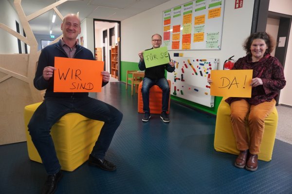 Holger Nickel (von links), Leiter der Beratungsstelle, Psychologe Uwe Lange und Sozialpädagogin Andrea Soujon haben ein offenes Ohr für die Sorgen der Menschen. - © Michaela Weiße