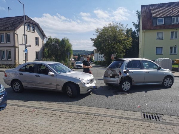 Auf der Hamelner Straße in Barntrup ist es zu einem Unfall gekommen. - © Sylvia Frevert