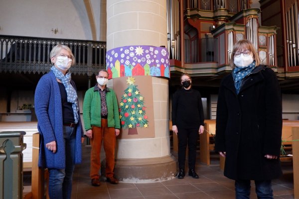 Das "Pfarrteam" um Petra Stork (von links), Matthias Zizelmann, Annette Schulz und Karin Möller hat ein Alternativprogramm für die Feiertage auf die Beine gestellt. - © Lorraine Brinkmann