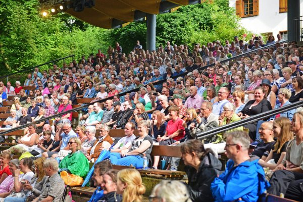 Die Freilichtbühne Bellenberg ist zu seinen Spielzeiten stets bestens besucht. - © Nicole Ellerbrake