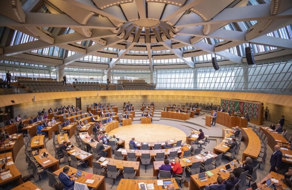 Landtagsabgeordnete ärgern sich über die Methoden, mit denen ihre Handlungen hinterfragt werden. - © picture alliance/dpa | Thomas Banneyer