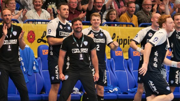 Viel Grund zum Fröhlichsein hatten zuletzt Matthias Struck (von links), Jan Brosch, Trainer Florian Kehrmann, Lukas Hutecek, Leve Carstensen und Nicolai Theilinger. - © Jörg Hagemann