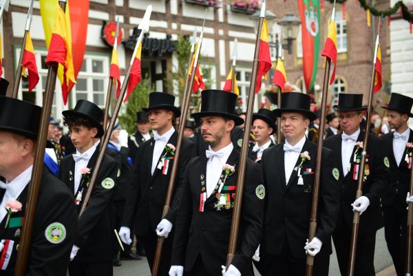 Die Blomberger Schützen während des Schützenfestes 2023. - © Archivfoto: Nicole Ellerbrake