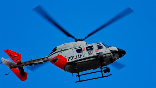 Auch ein Polizeihubschrauber wurde bei der Suche nach dem vermissten 84-Jährigen aus Bad Lippspringe eingesetzt. - © Pixabay (Symbolbild)