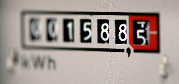 Die Blomberger Versorgungsbetriebe kündigen an, die Preise für Strom und Gas ab Januar 2025 senken zu wollen. - © dpa