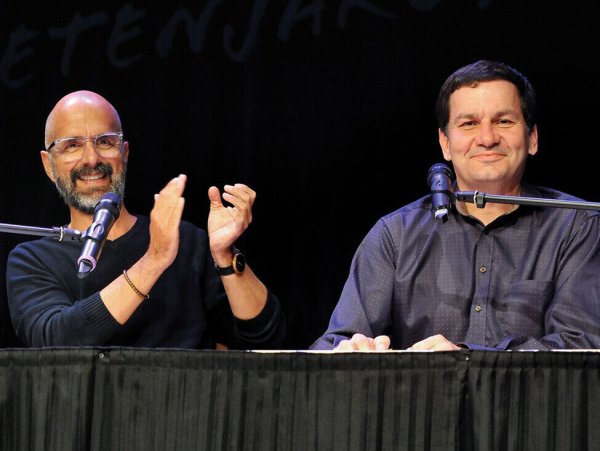 Christoph Maria Herbst und Moritz Netenjakob geben am Sonntag, 26. Mai, eine Lesung in der Stadthalle. - © Sebastian Blutau