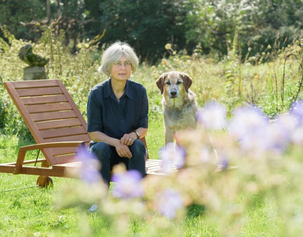 Die Tierheilpraktikerin Ricarda Dill sieht ihre berufliche Zukunft in Gefahr. Ein neues Tierarzneimittelgesetz wird die Ausübung ihres Berufes praktisch unmöglich machen. - © Robert von Aufschnaiter