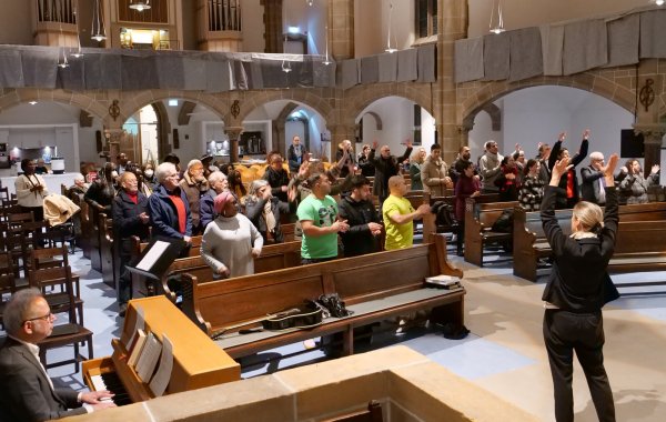 Erprobungsraum „Together in Christ“: Internationaler Gottesdienst in der Christuskirche Detmold. - © Dieter Bökemeier