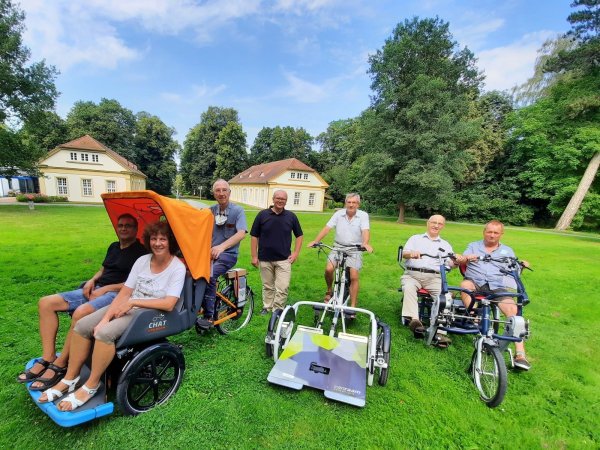 Freuen sich, dass das Projekt nun starten kann: Mohammad Gul (von links), Susanne Koch, Wim de Ridder, Alexander Kandlen, Rainer Pielsticker, Bernd Munko und Detlev Hildebrandt.  - © Michaela Weiße(LZ)