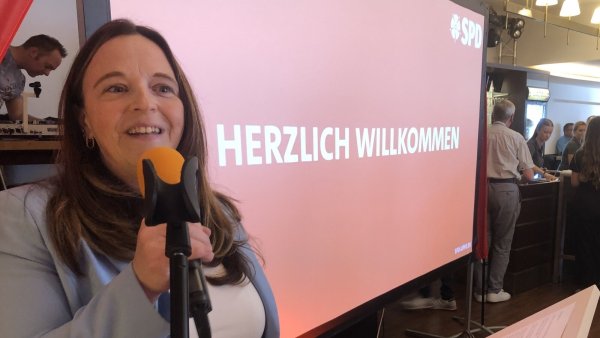 Katrin Freiberger, hier bei der Kür von Dr. Dennis Maelzer zum Landratskandidaten vor sechs Wochen. - © Martin Hostert