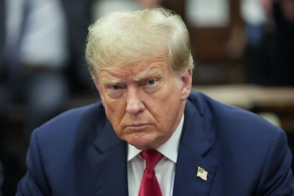 Trumps ehemaliger Stab, darunter viele Minister, verlieren kaum ein gutes Wort über den Ex-Präsidenten. - © Mary Altaffer