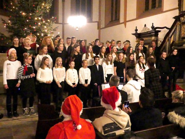 Die "Young Voices" und der Schüler-Eltern-Lehrer-Chor „SEL“ haben schon ein sehr hohes Niveau erreicht. - © Rudi Rudolph