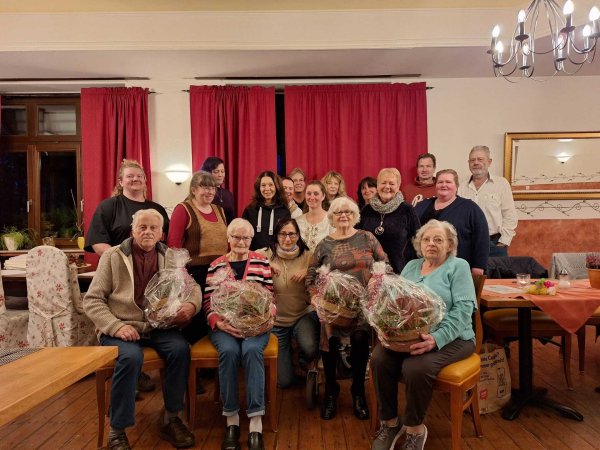 Bei der Jahreshauptversammlung des Lippischen Tierschutzvereins wurden Mitglieder geehrt und künftige Aktivitäten besprochen. - © Lippischer Tierschutzverein