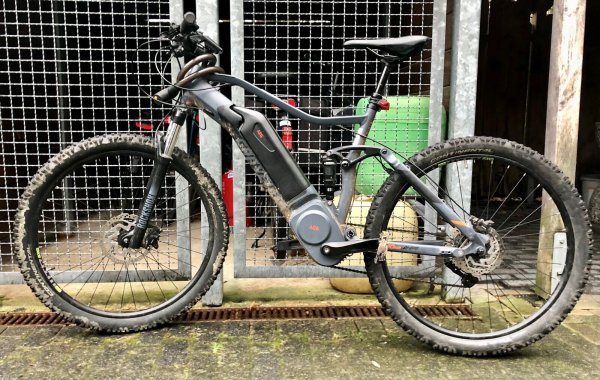 Die Polizei hat ein E-Bike sichergestellt. Es wurde in Unternienhagen im Straßengraben gefunden und stammt vermutlich aus einem Diebstahl. Die Polizei bittet den rechtmäßigen Eigentümer, sich zu melden. - © Polizei Lippe