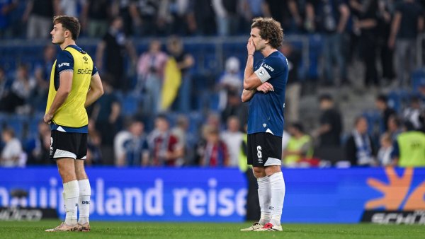 Nachdenklich: Arminia Bielefelds Kapitän Mael Corboz nach der Heimniederlage gegen Greuther Fürth. - © Teresa Kroeger