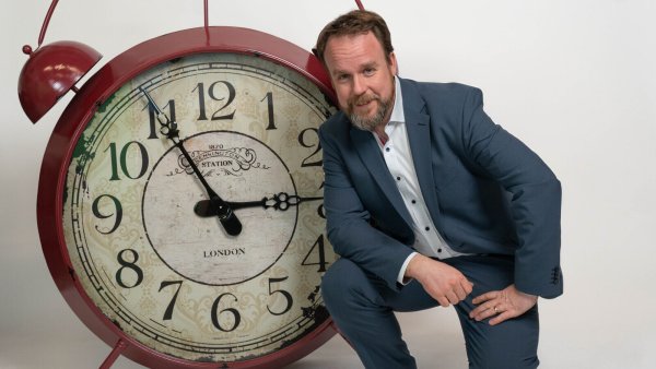 Professor Dr. Korbinian von Blanckenburg, Dekan des Fachbereichs Wirtschaftswissenschaften der TH OWL, hält eine Neuerung bei der Zeitumstellung für längst überfällig. - © Isabelle Keuntje