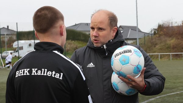 Daniel Hollensteiner ist Vorsitzender des Kreis-Jugendausschusses Lemgo. Hier ist er nach einem Pokalfinalspiel im vergangenen Jahr in Greste zu sehen. - © Paul Cohen