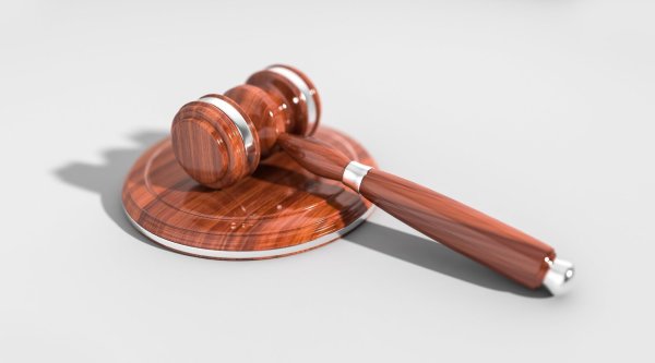 Die Vorwürfe sind kaum zu fassen: In vier Fällen soll ein 25-Jähriger zwischen Februar und September 2020 versucht haben, über Ebay-Kleinanzeigen Kinder käuflich zu erwerben. Der Fall hat jetzt schon zwei Landgerichte beschäftigt. - © Pixabay