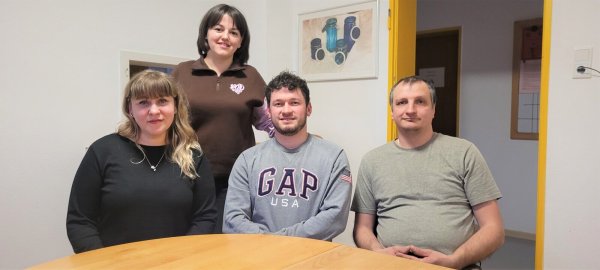 Die Ukrainer Halyna Kruchko (von links), Kateryna Kushnir, Dimitro Pokotylo und Konstiantyn Shendryk haben in Lemgo Zuflucht gesucht. - © Katrin Kantelberg