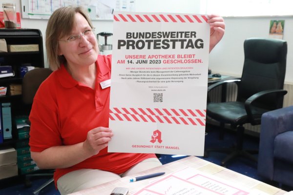 Wie ihre Kolleginnen und Kollegen kritisiert Hedwig Kleinelanghorst, dass die Apotheken durch politische Vorgaben kaputtgespart werden. Foto: Knut Dinter - © Knut Dinter