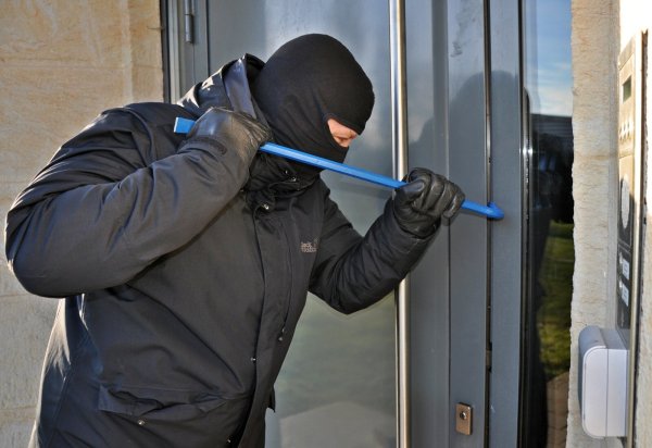 Einbrecher können auch am hellichten Tag zuschlagen - wie in Hiddesen. - © Symbolbild: Pixabay