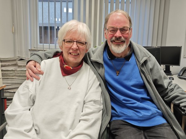 Dorothee und Elmar Wolf sind dankbar, dass sie Weihnachten gemeinsam feiern können. Im Juni überlebte die Höxteranerin eine doppelte Lungenembolie. - © Svenja Ludwig